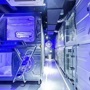 ** カプセルホテル メット ア スペース ポッド アット アラブ ストリート シンガポール